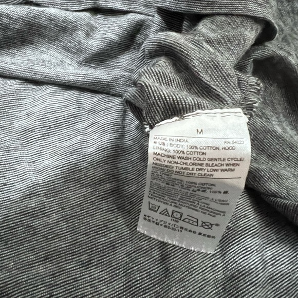 Banana republic, medium size lightweight gray hoodie - Picture 4 of 4
